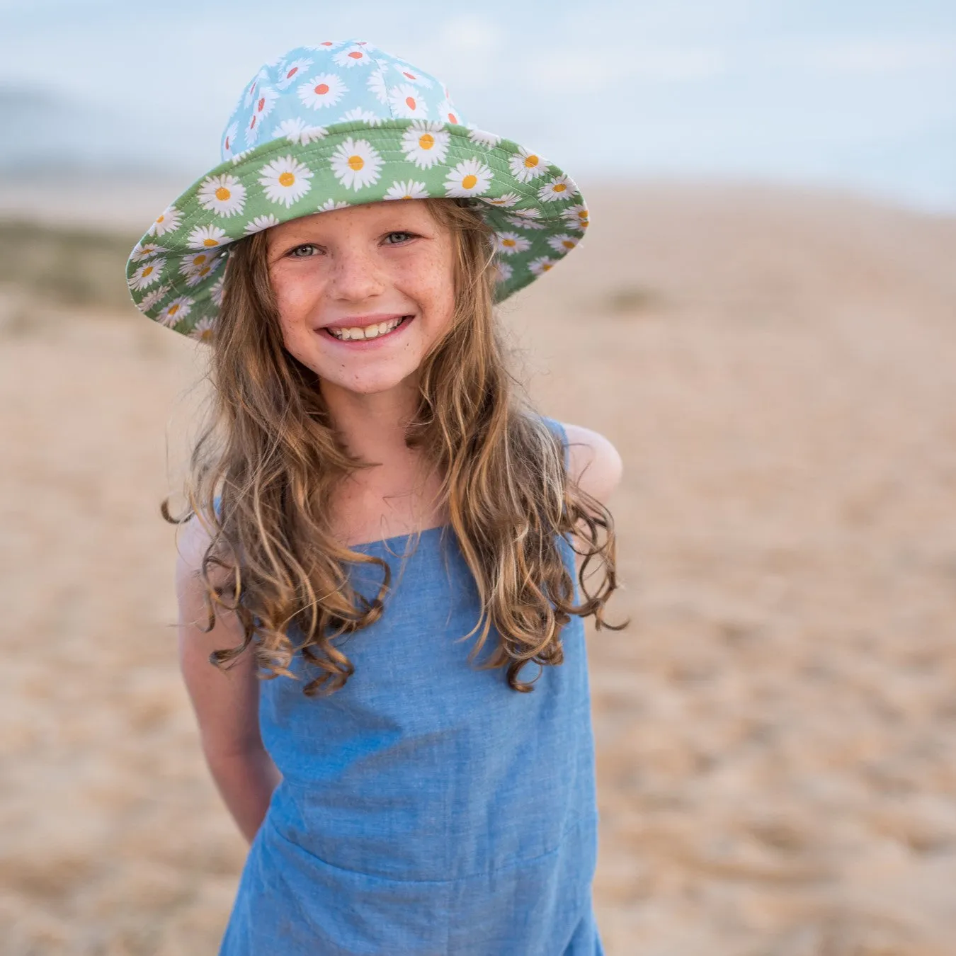 Acorn Kids: Daisy Reversible Hat Turquoise Green