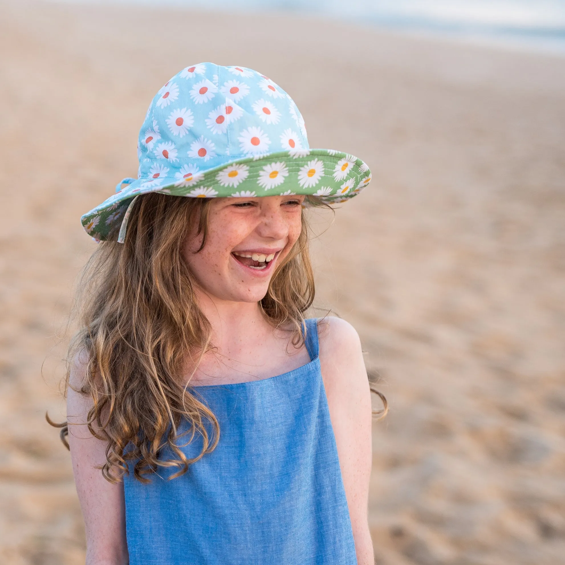 Acorn Kids: Daisy Reversible Hat Turquoise Green