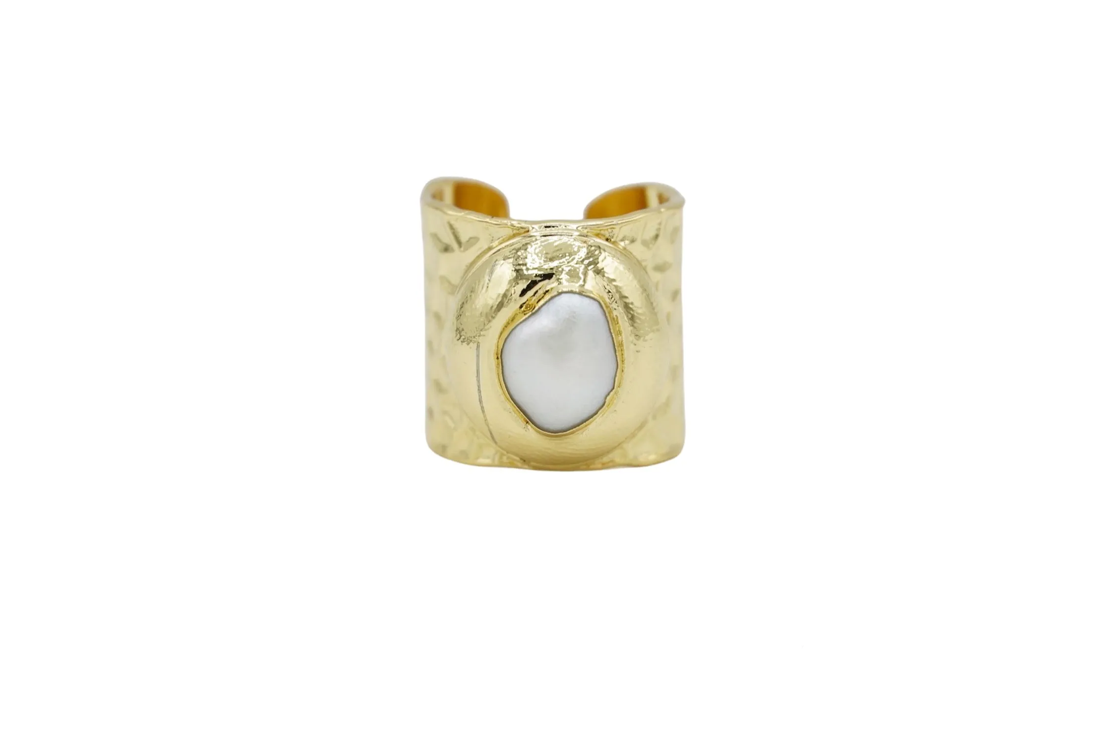 Big Pearl Circle Ring