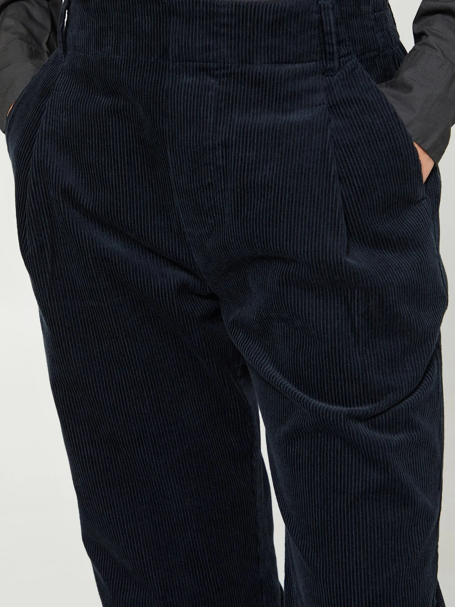 Billy Corduroy Pants in Blue Navy