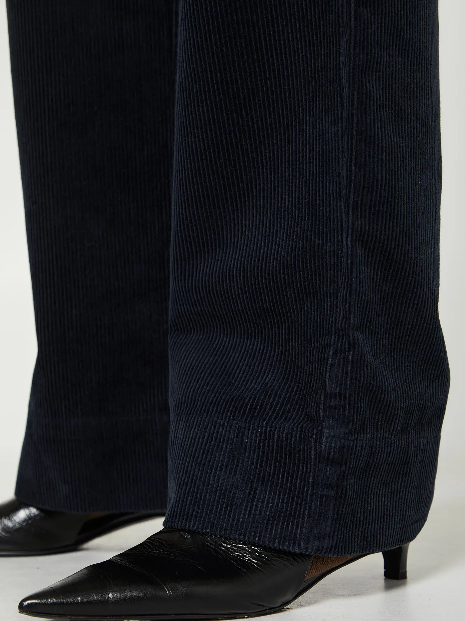 Billy Corduroy Pants in Blue Navy