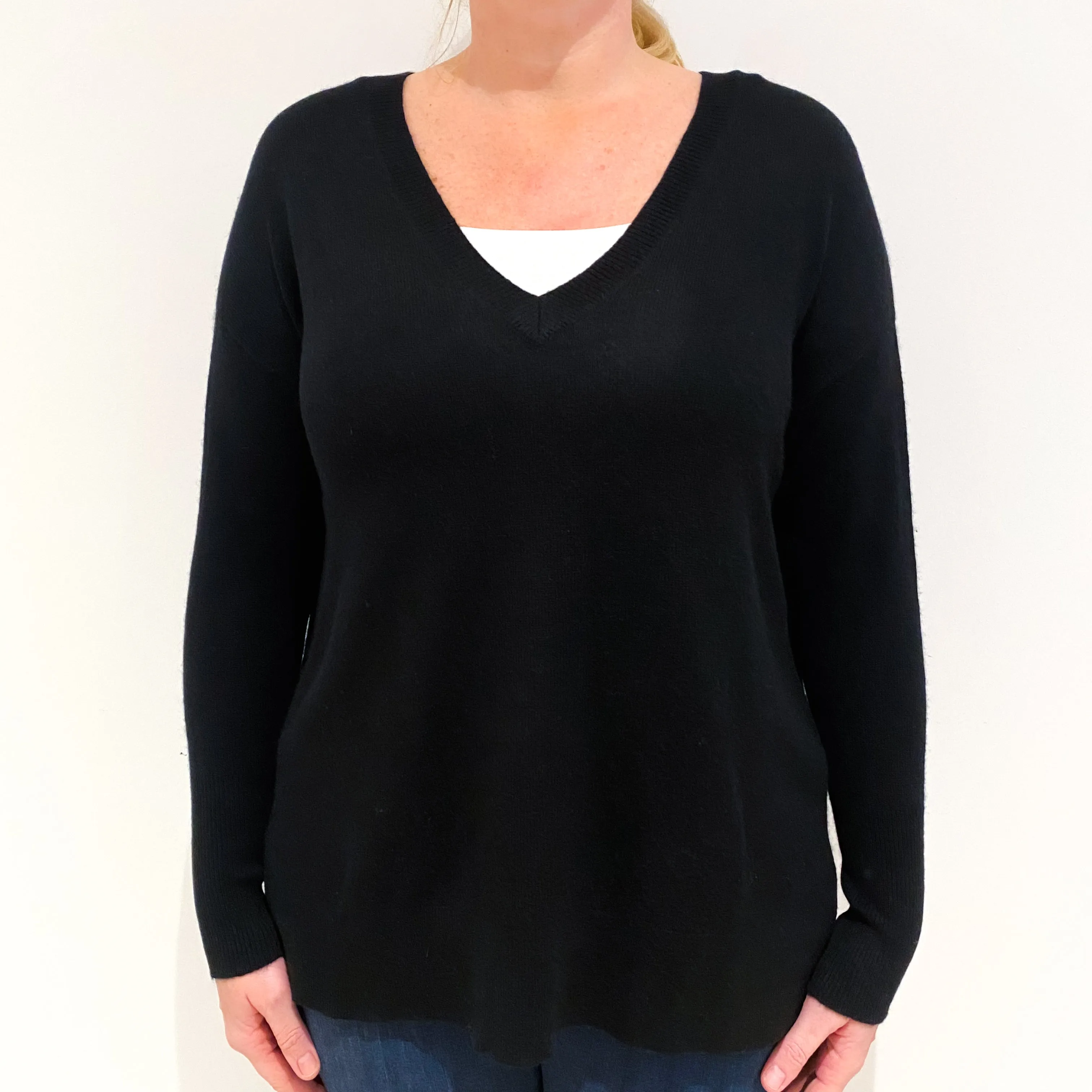 Black Cashmere Over V-Neck Jumper Large