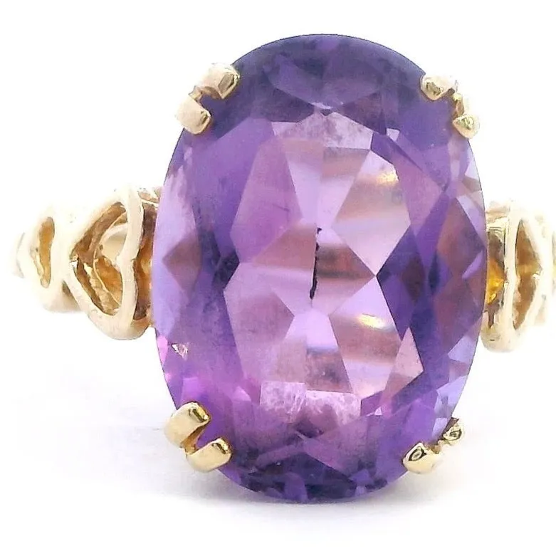 Elegant 9ct Yellow Gold Amethyst Ring