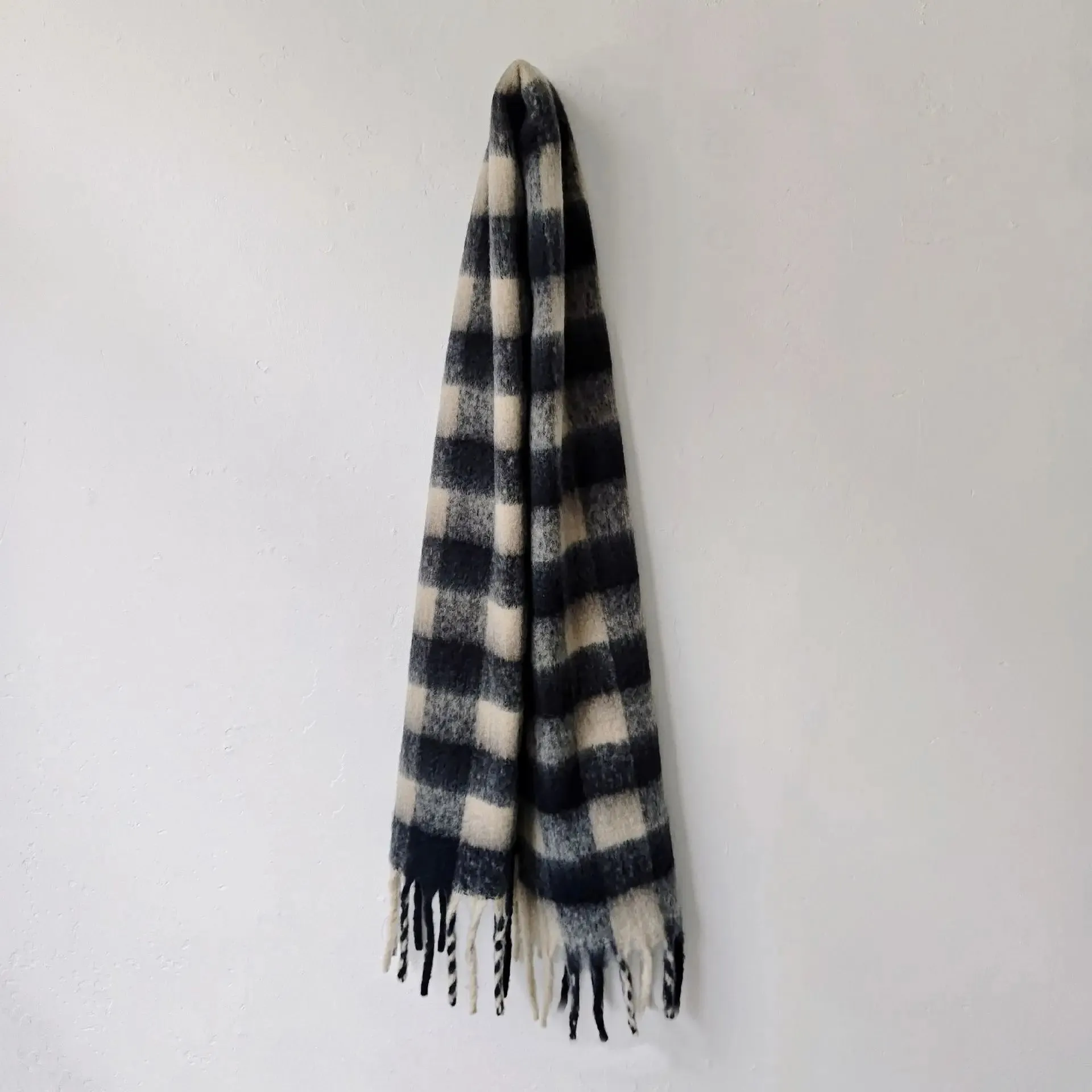 Fashion Checkerboard Cashmere Scarf Women Autumn Winter Simple Commuting Scarf