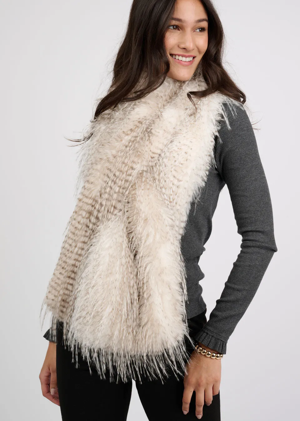 Ivy Jane 030020 Ostrich Faux Fur Scarf