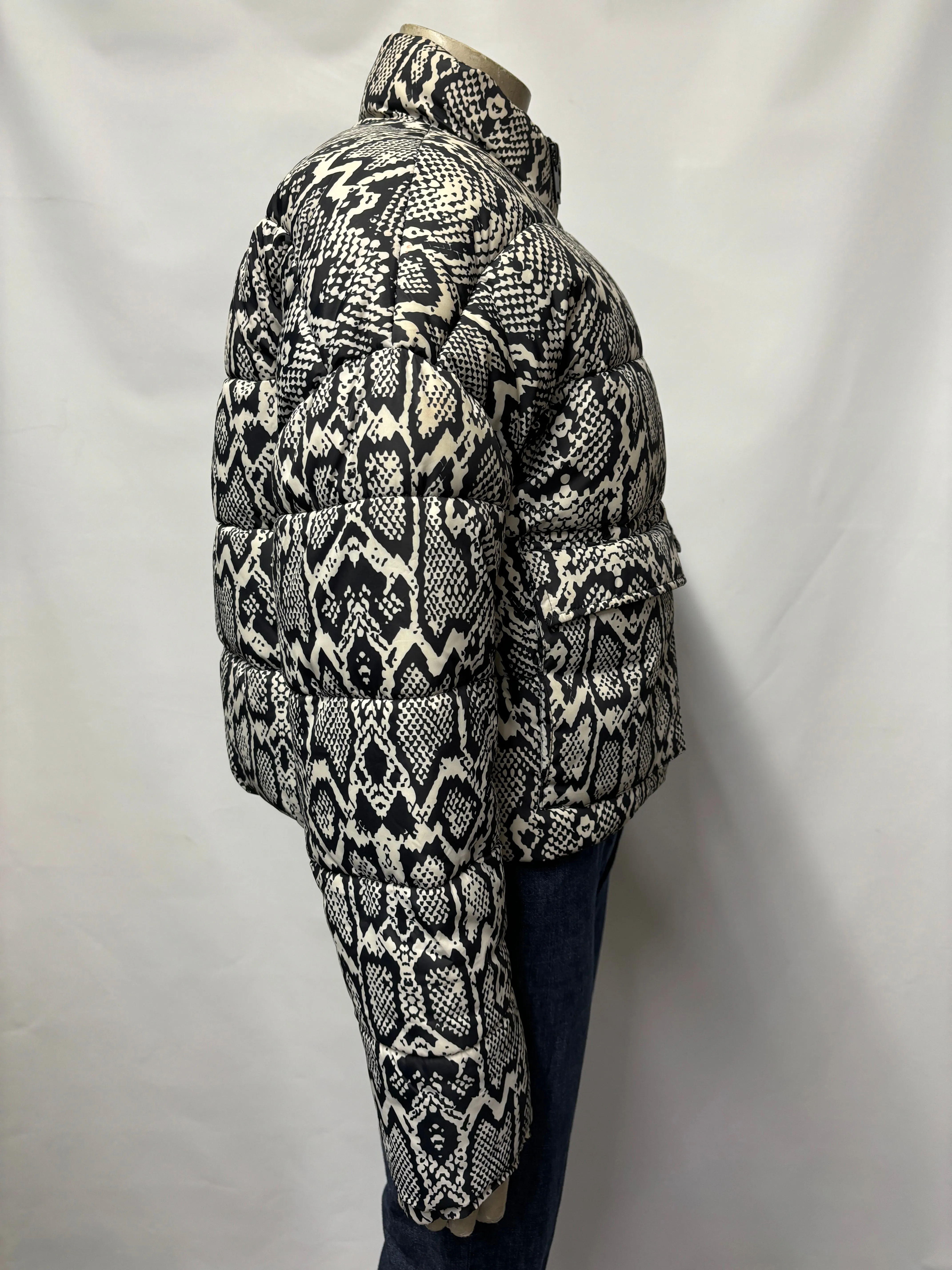 JK.Attire Black and White Snake Print Cropped Puffer Jacket Small