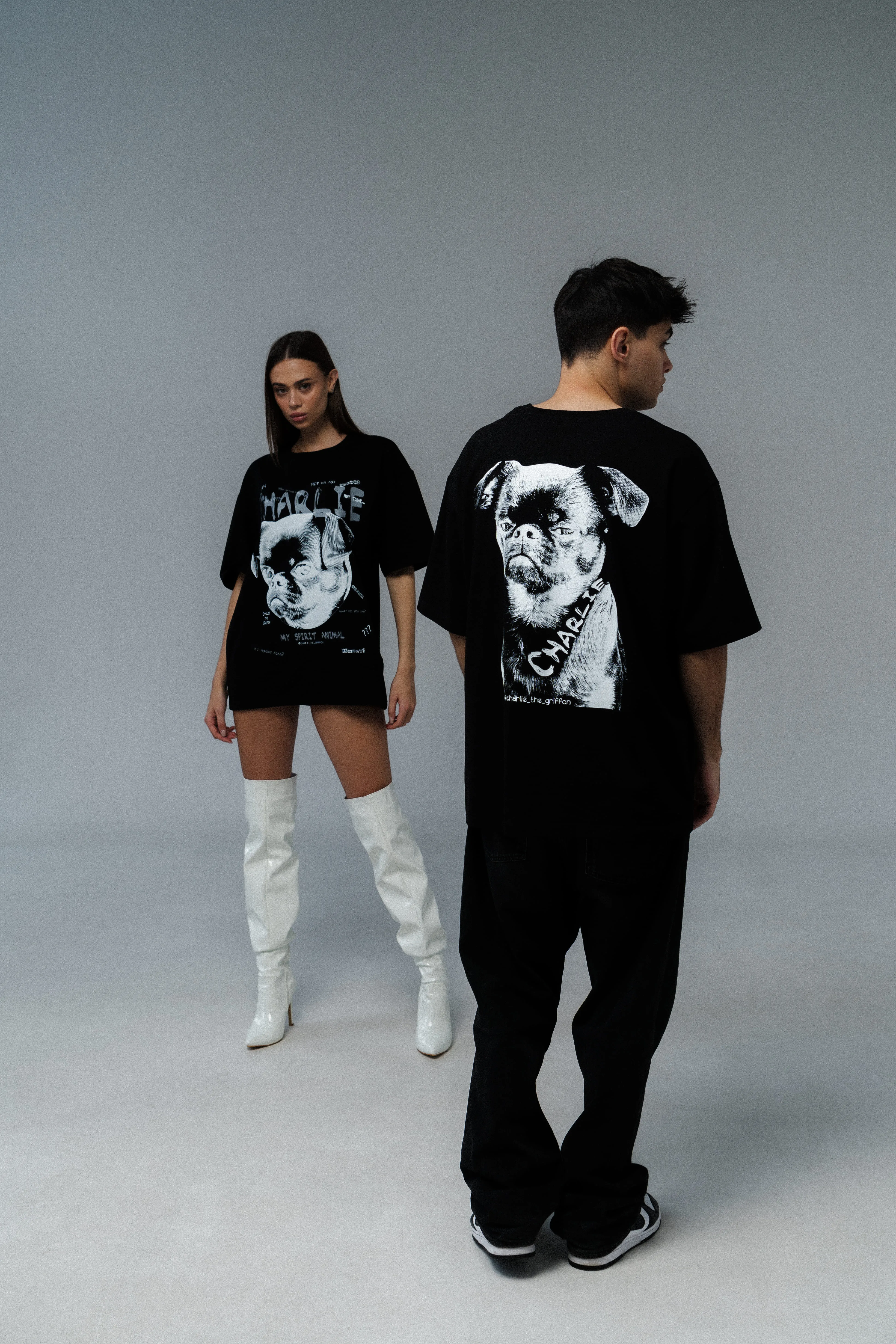 Oversized Unisex Cotton T-Shirt with "Charlie Griffon" Print – Black