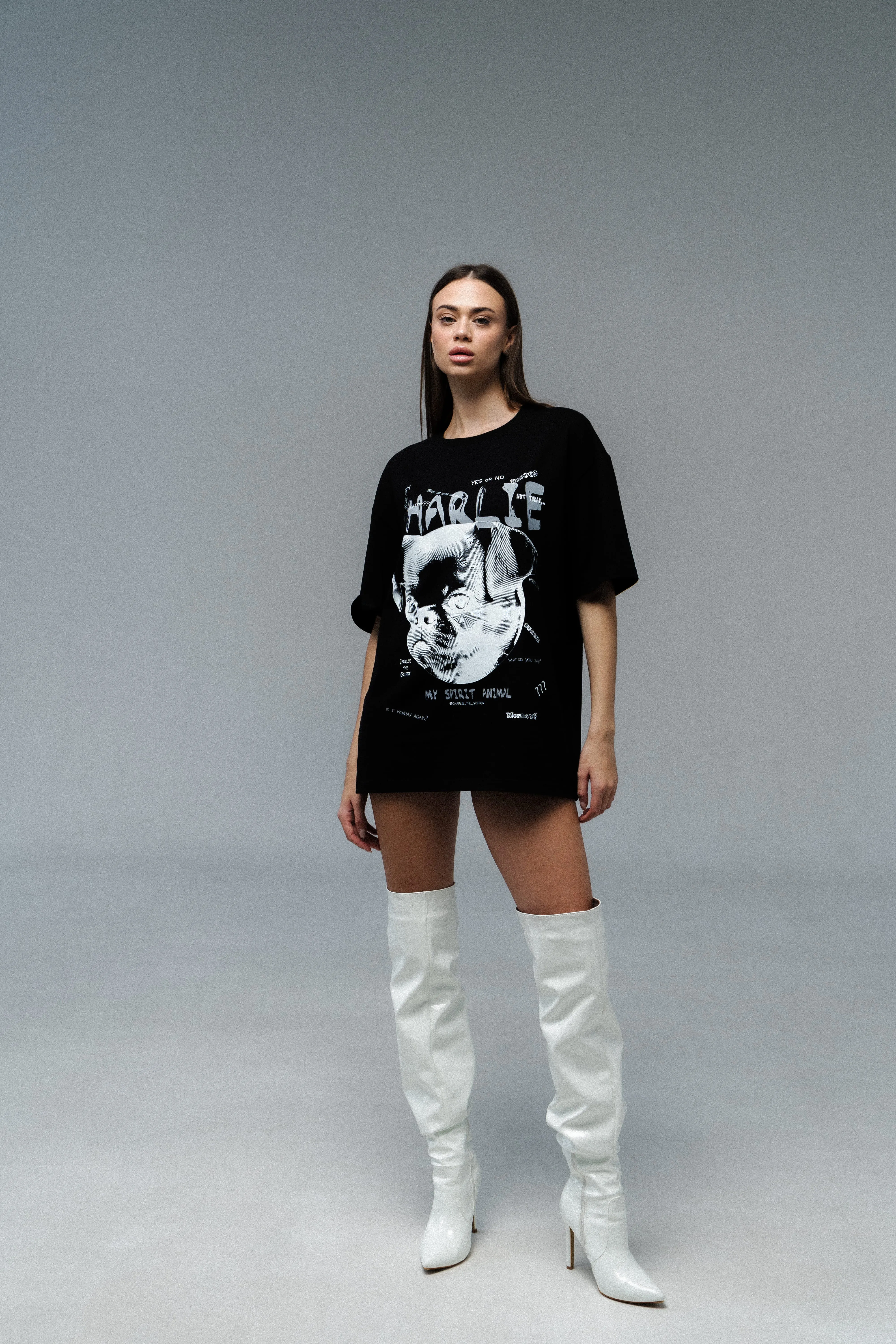 Oversized Unisex Cotton T-Shirt with "Charlie Griffon" Print – Black