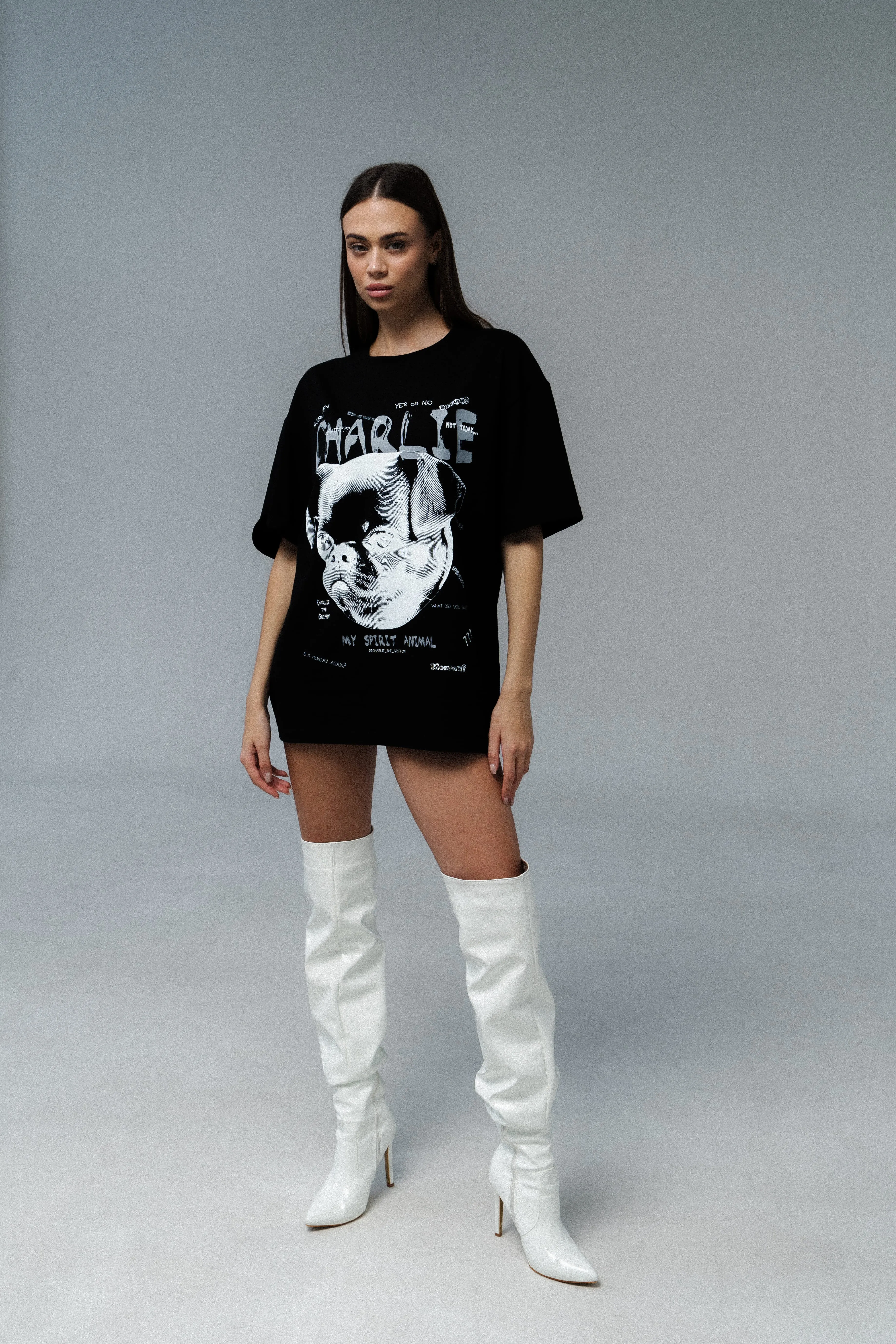 Oversized Unisex Cotton T-Shirt with "Charlie Griffon" Print – Black