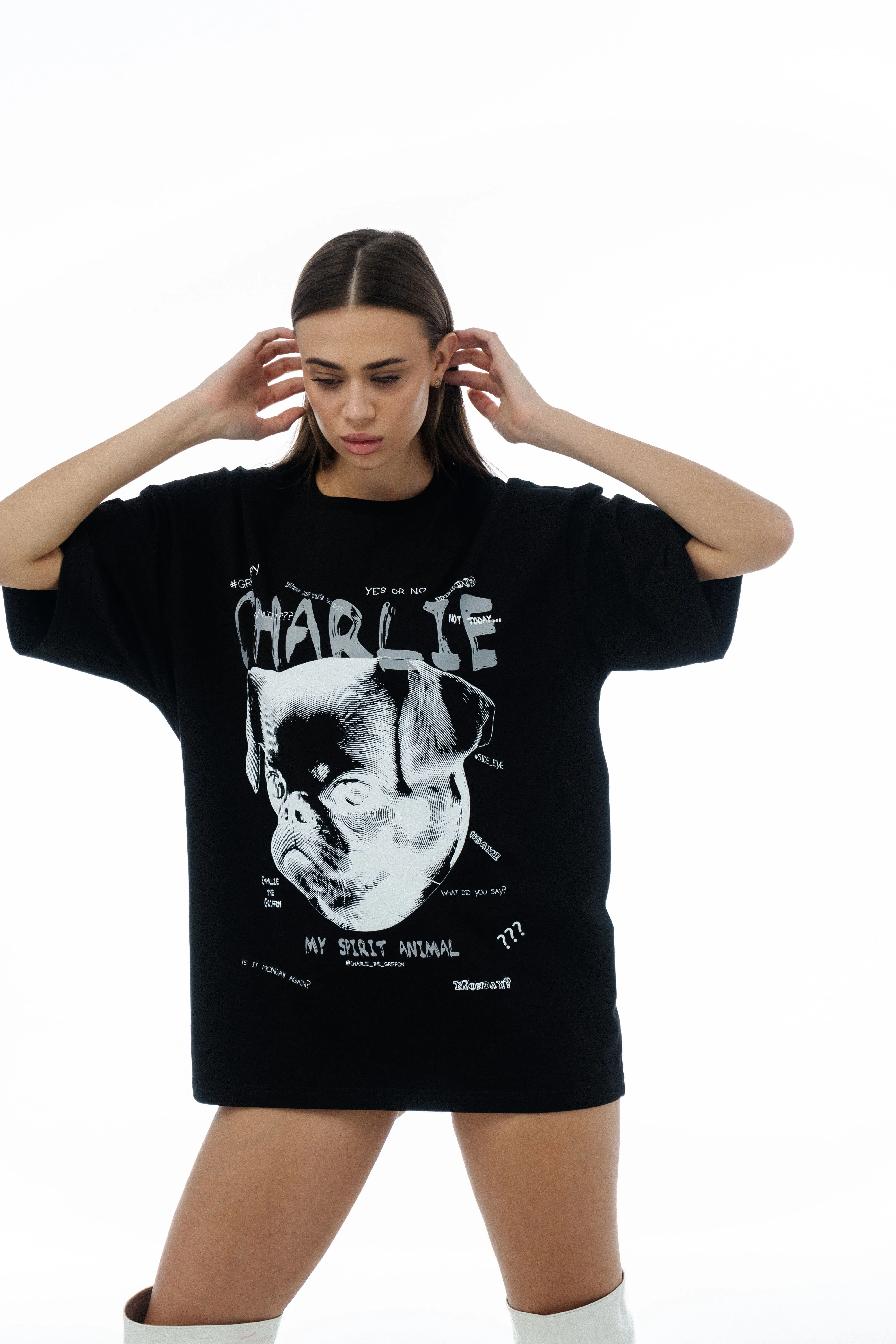 Oversized Unisex Cotton T-Shirt with "Charlie Griffon" Print – Black