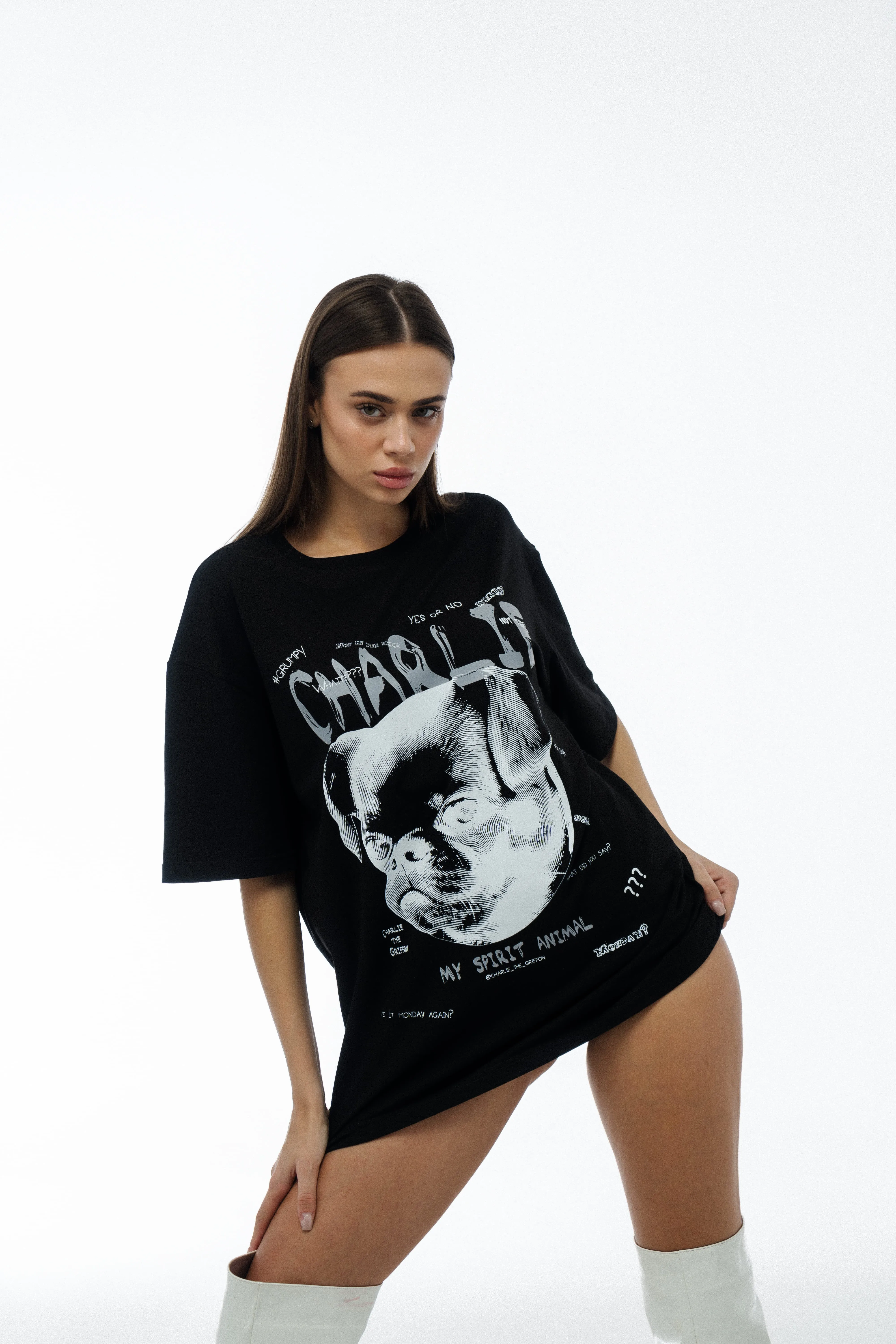 Oversized Unisex Cotton T-Shirt with "Charlie Griffon" Print – Black