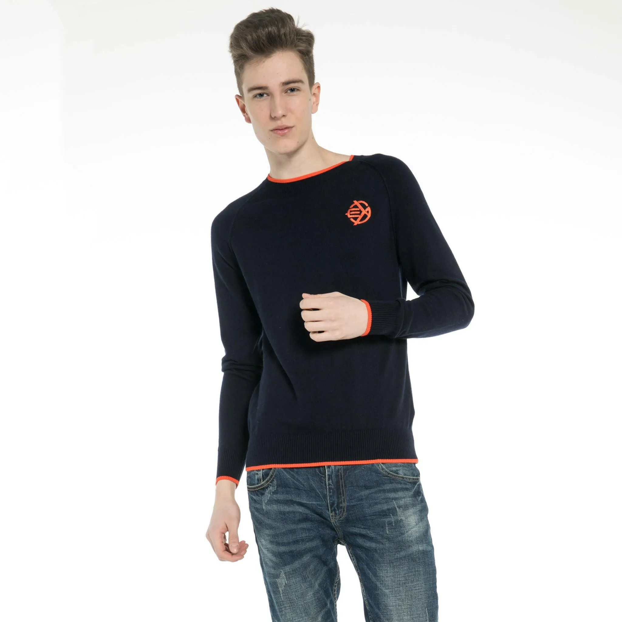 Woolen Crew Neck Raglan Sweater for men