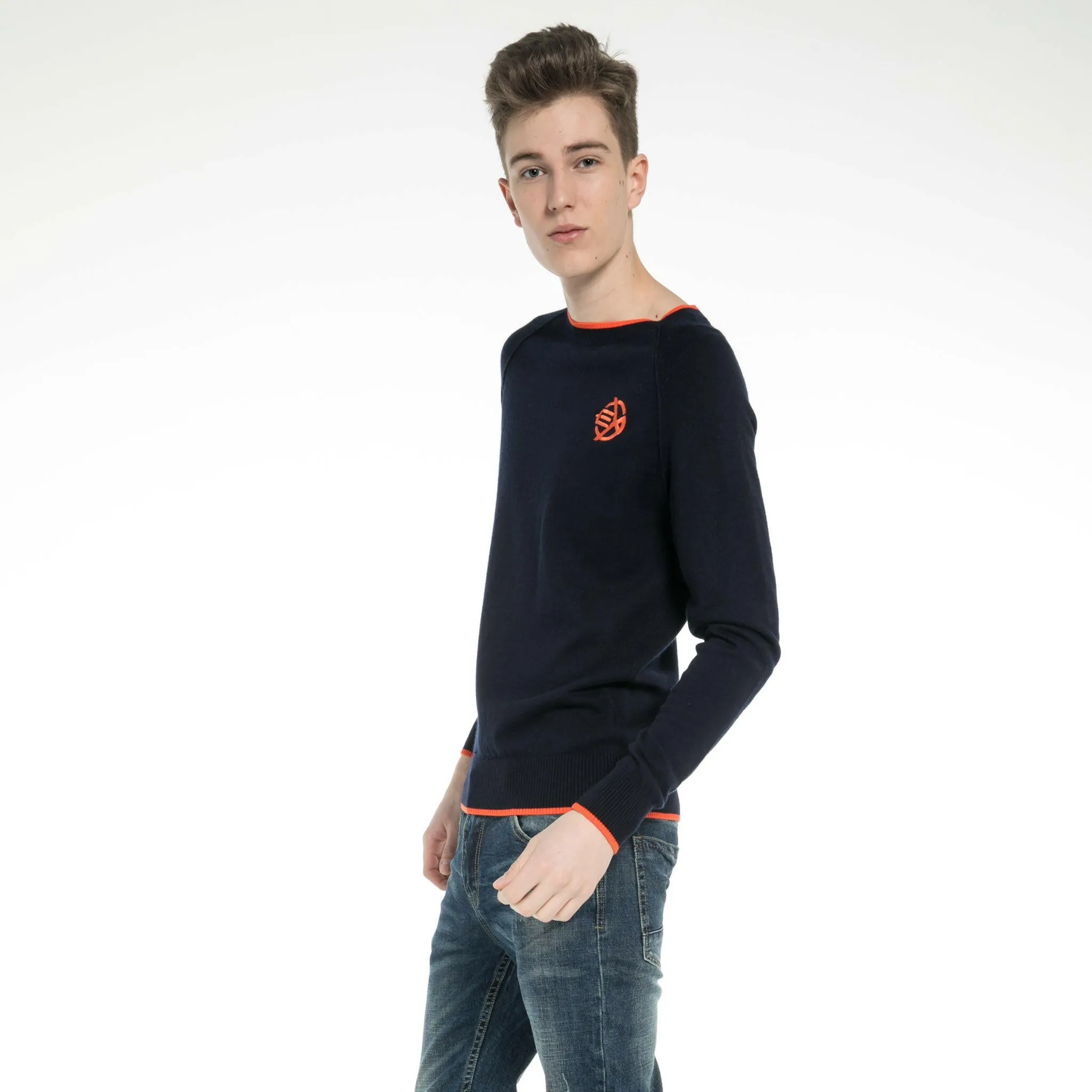 Woolen Crew Neck Raglan Sweater for men